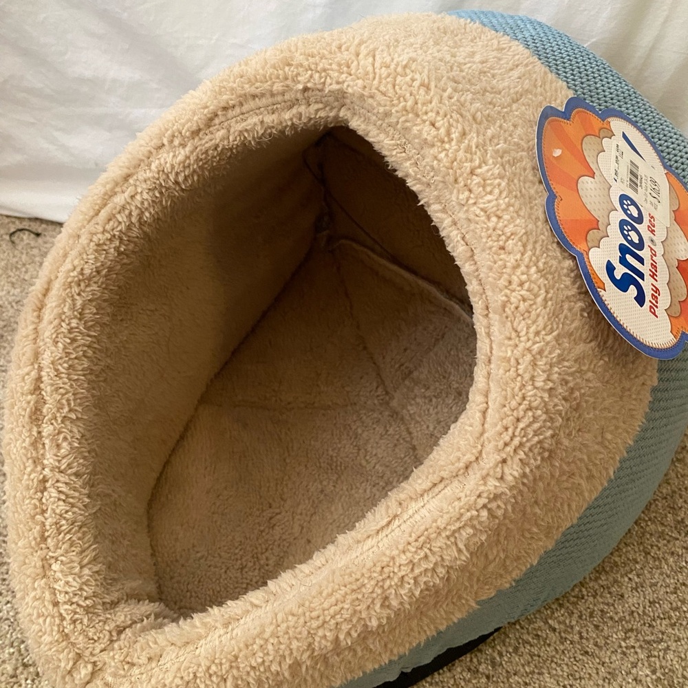 Bed for cat or small dog
